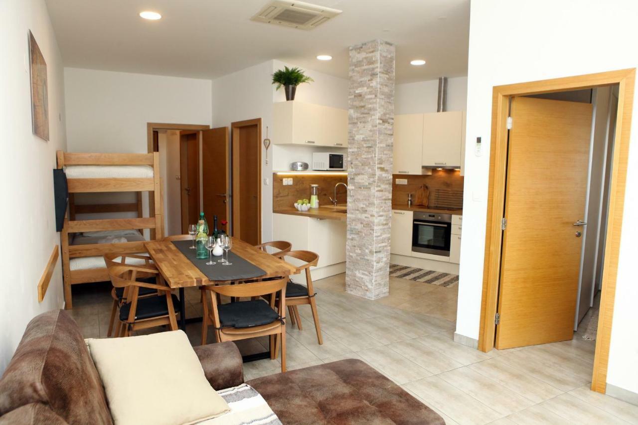 Trendy Apartment Izola Js Bagian luar foto